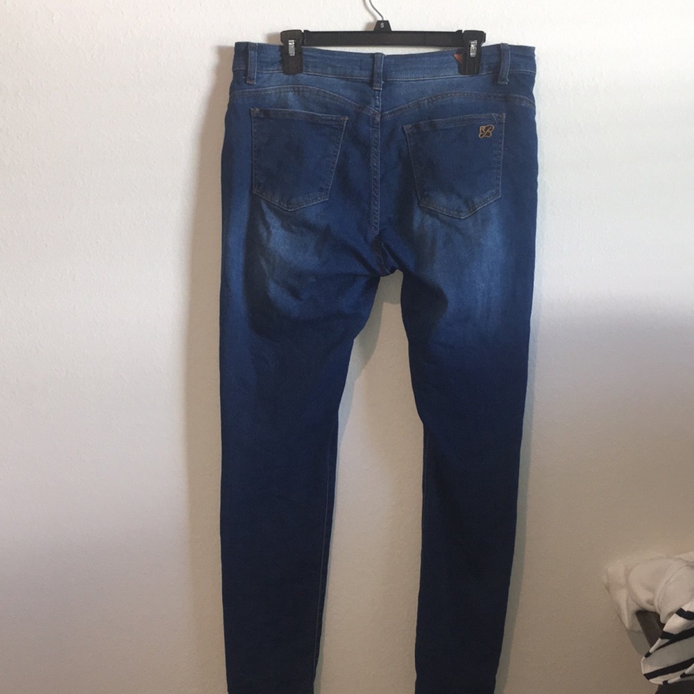 Red Button Butt Lift Jeans - Picture 5 of 5